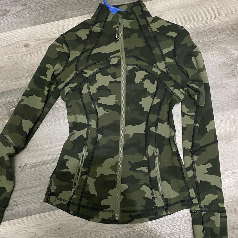 Lululemon define jacket size 4 NWOT